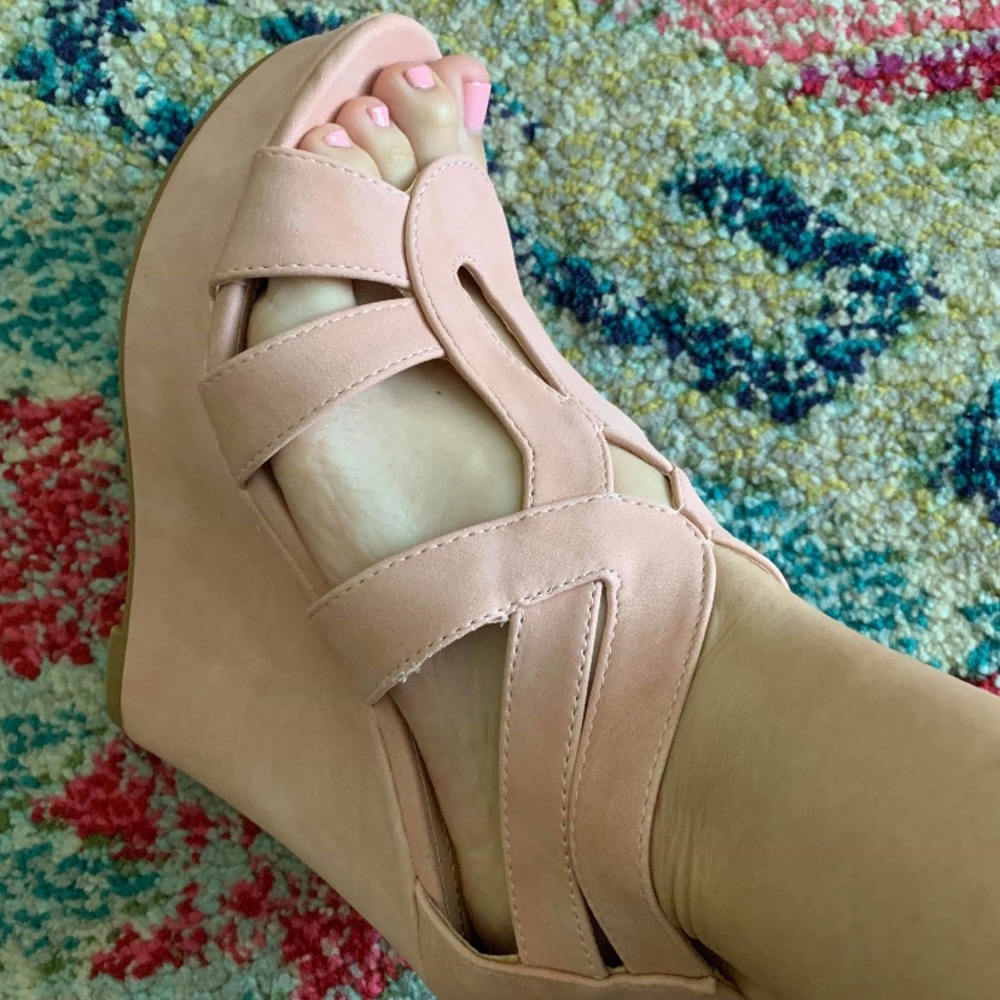 Women’s wedges size 8
